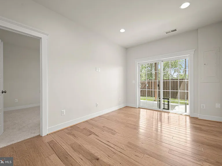 212 Upper Brook Ter — Photo 38