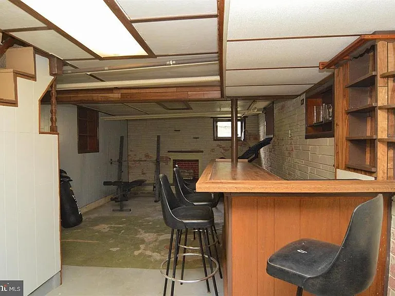 101 W Franklin St — Photo 28