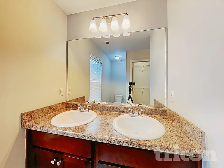 514 Lobdale Falls Dr — Photo 7
