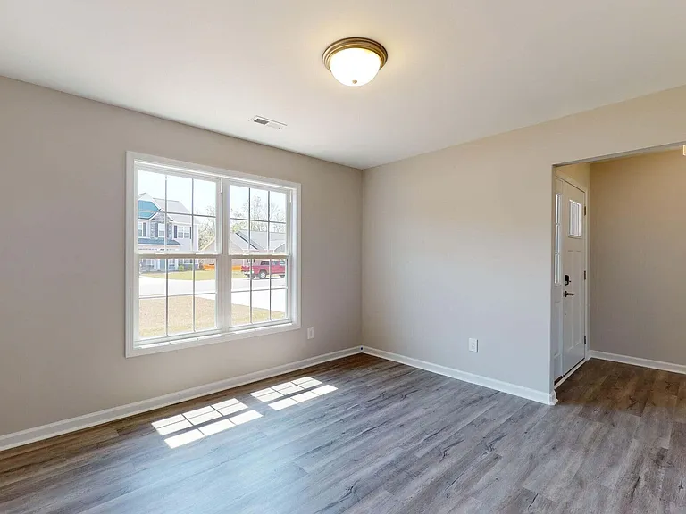 93 Robertson Ln — Photo 8