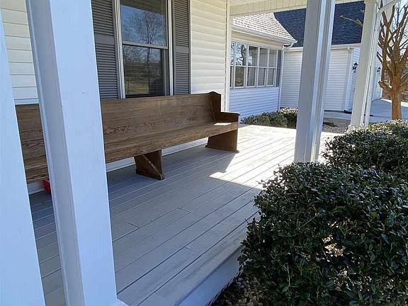 5th image of 465 McKenzi Park Dr