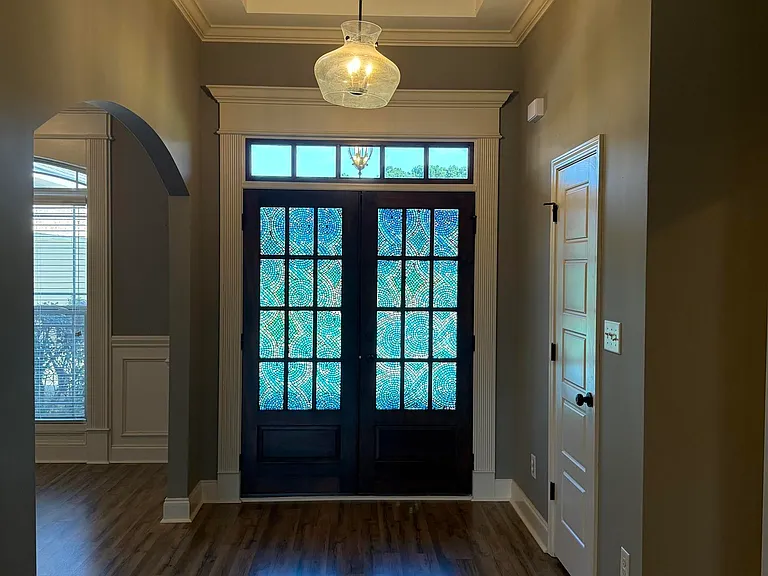 142 Addington Dr — Photo 3