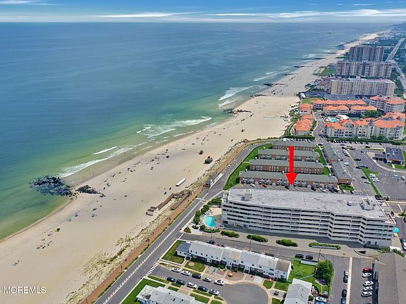 4th image of 525 Ocean Blvd APT 106