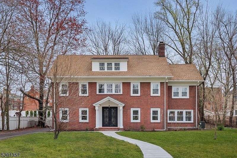 1st image of 88 Woodland Ave