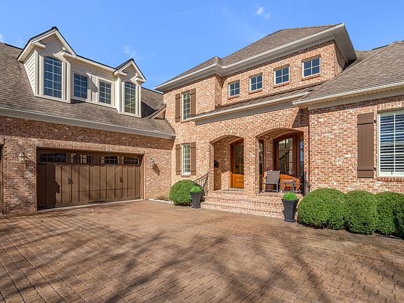 4th image of 775 Cottage Grove Ln