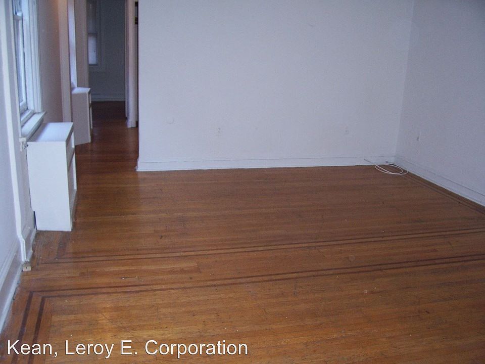2nd image of 713 Pine St APT 3R