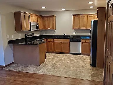 3rd image of 536 Meadow Oak Cir