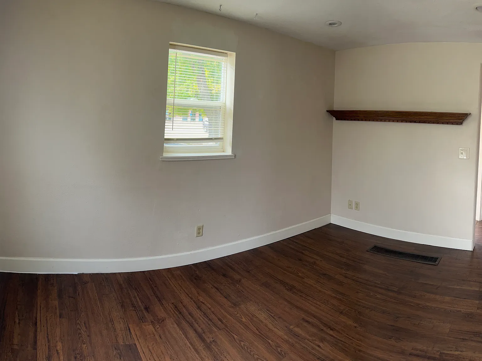 2 bed, 656 sqft, $1,000 — Photo 3
