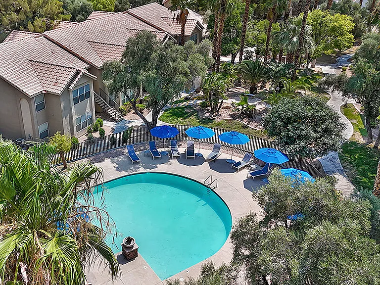 Gloria Park Villas — Photo 32