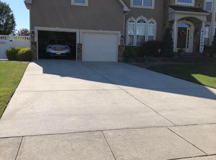 1001 Cezanne Ct, Williamstown, NJ 08094