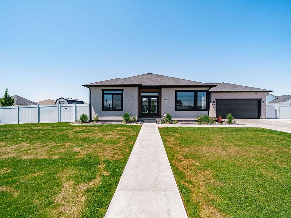 1st image of 2033 Mesa Canyon Dr