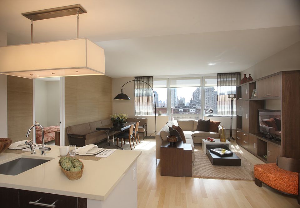 1st image of 200 W 72nd St APT 16G