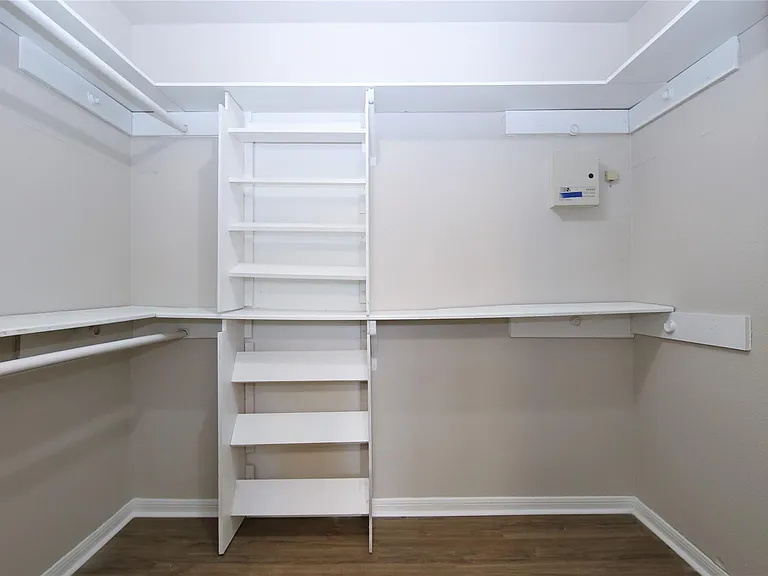 7814 Barnhill Dr — Photo 14