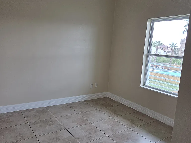 5600 Padre Blvd — Photo 13