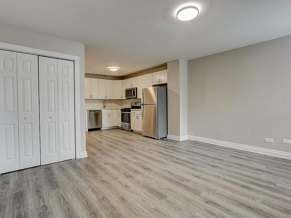 1st image of 2815 N Hamlin Ave #1