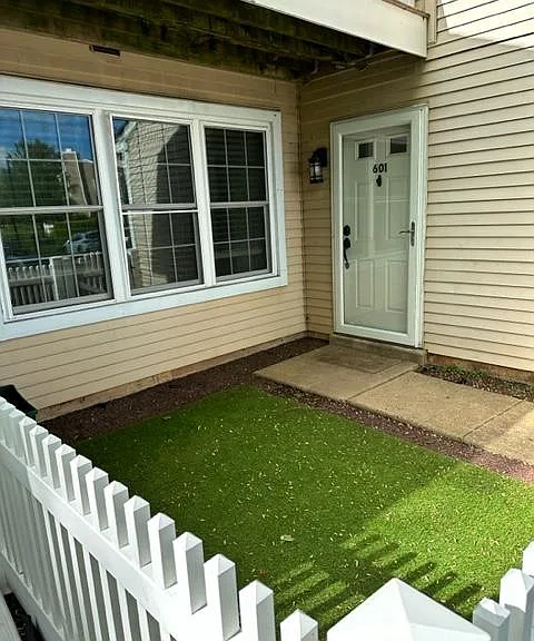 601 Ferris Ln #F1 — Photo 12
