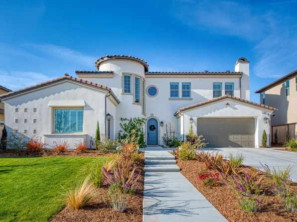 1050 Treasure Hills Dr, Madera, CA 93636