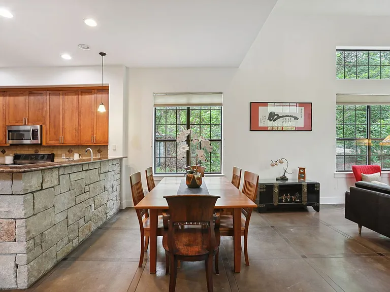 2309 Kinney Rd — Photo 7