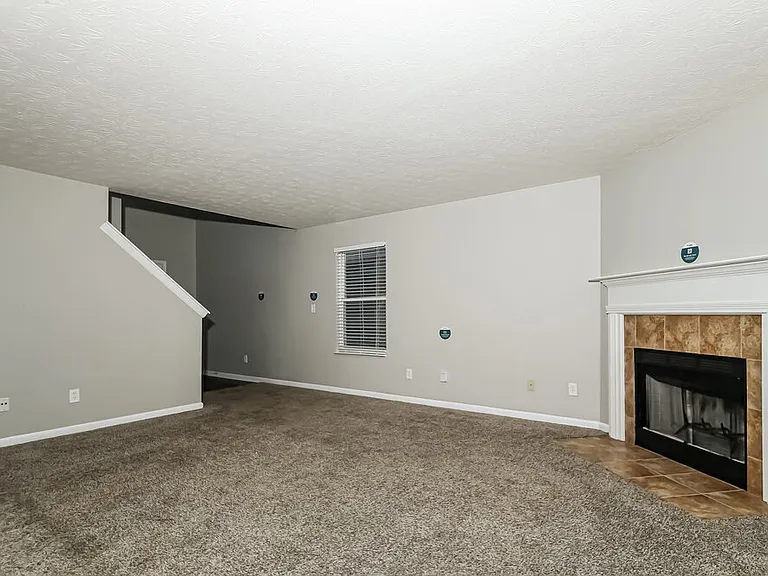 1396 Pencross Ln — Photo 9