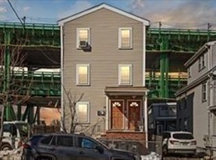 74 Chestnut St, Chelsea, MA 02150