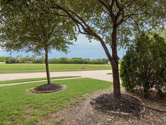 3rd image of 2819 Empire Oaks Ln