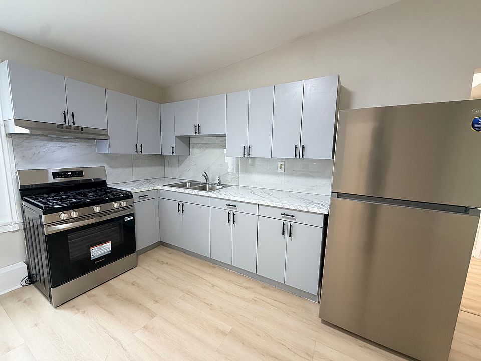 1st image of 217 Northampton St APT 4