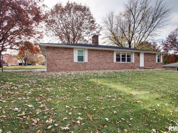 2218 N Sheridan Dr, Quincy, IL 62305