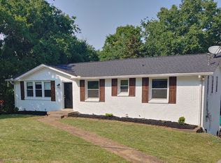 285 Bonnasprings Dr, Hermitage, TN 37076
