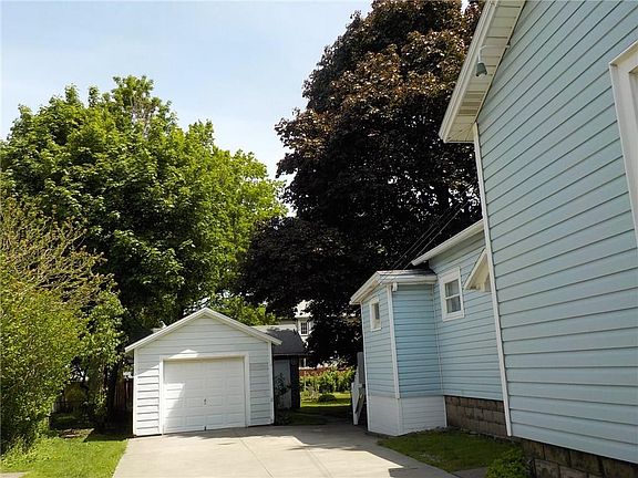 5th image of 18 Clay St