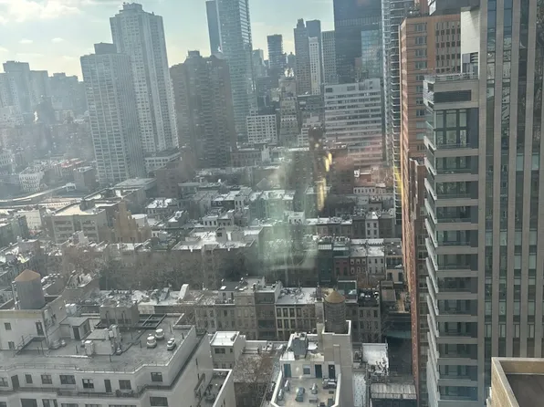 200 East 64th Street image 4 of 5