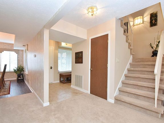 5th image of 500 Laketower Dr Unit 83