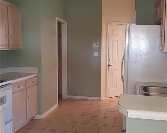 4th image of 6688 Hallendale Dr