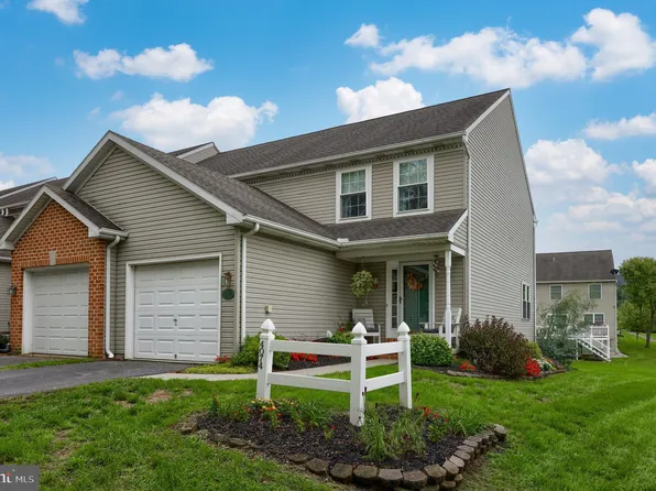 4074 Buttonwood Dr, Mount Joy, PA 17552