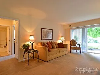 Arundel Apartments — Photo 3