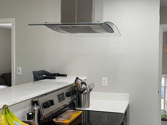 3rd image of 12305 Helm Ct