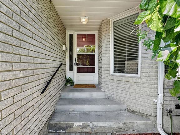 3rd image of 11 Garden Dr