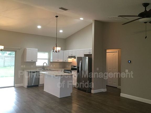 3rd image of 24 Juniper Circle Rd