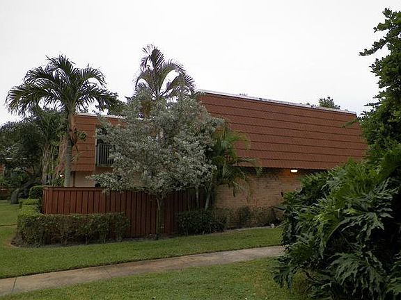 3rd image of 2894 SW 12th St