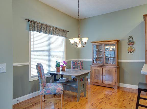 4th image of 2981 Brookshire Dr