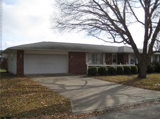 1020 S Madison St, Sullivan, IL 61951