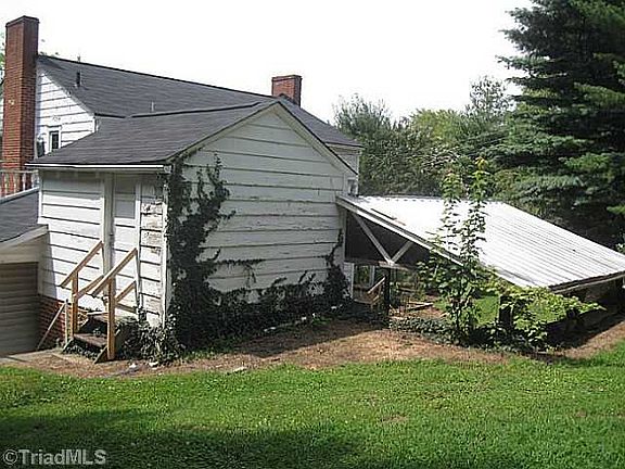 2nd image of 5822 W Pine St