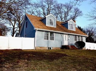 53 N Montgomery Ave, Bay Shore, NY 11706