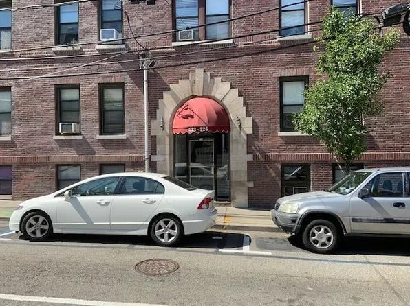 523-525 34th St #D1, Union City, NJ 07087