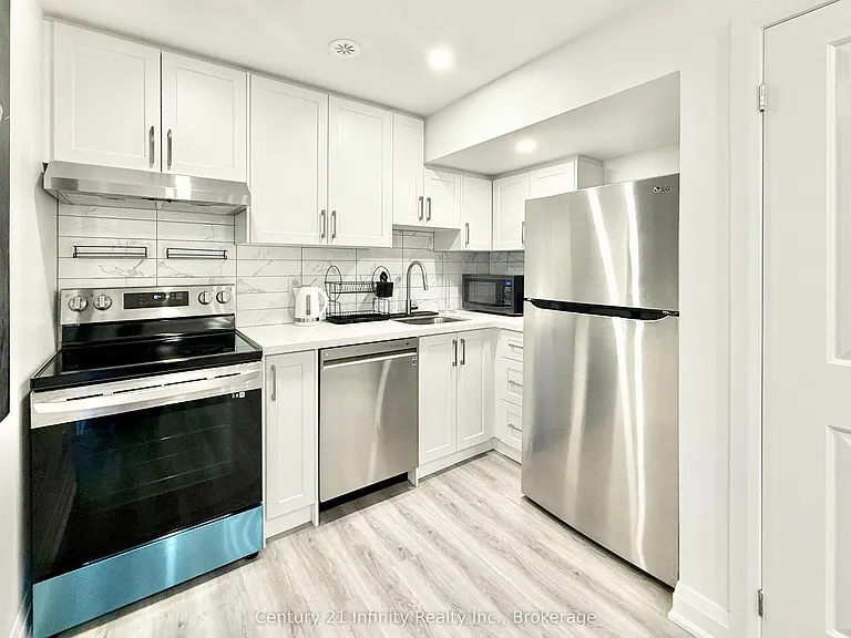 36 Elkington Cres #2 — Photo 16