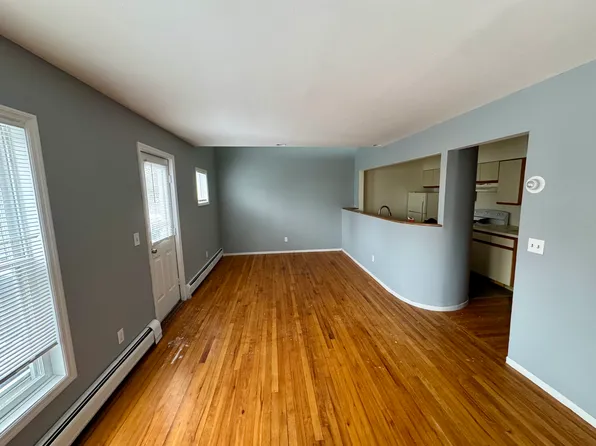 127 Union St Floor 2, Poughkeepsie, NY 12601