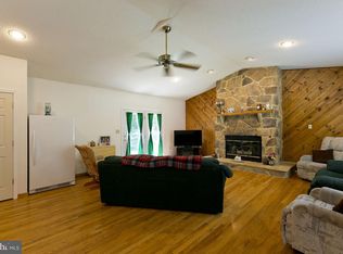 61 Ivanhoe Dr, Hedgesville, WV 25427