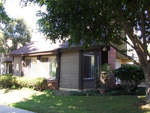 4th image of 10761 Escobar Dr