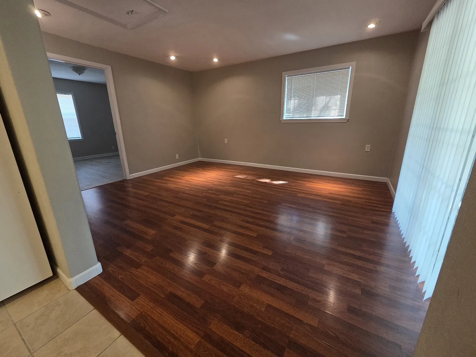 3 bed, 1572 sqft, $2,450 — Photo 4