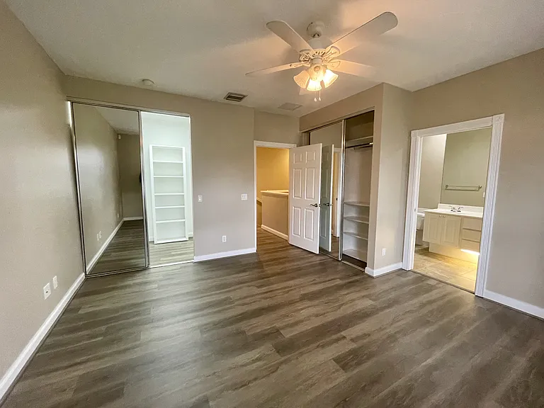 1649 Napoli Dr W #1649 — Photo 24
