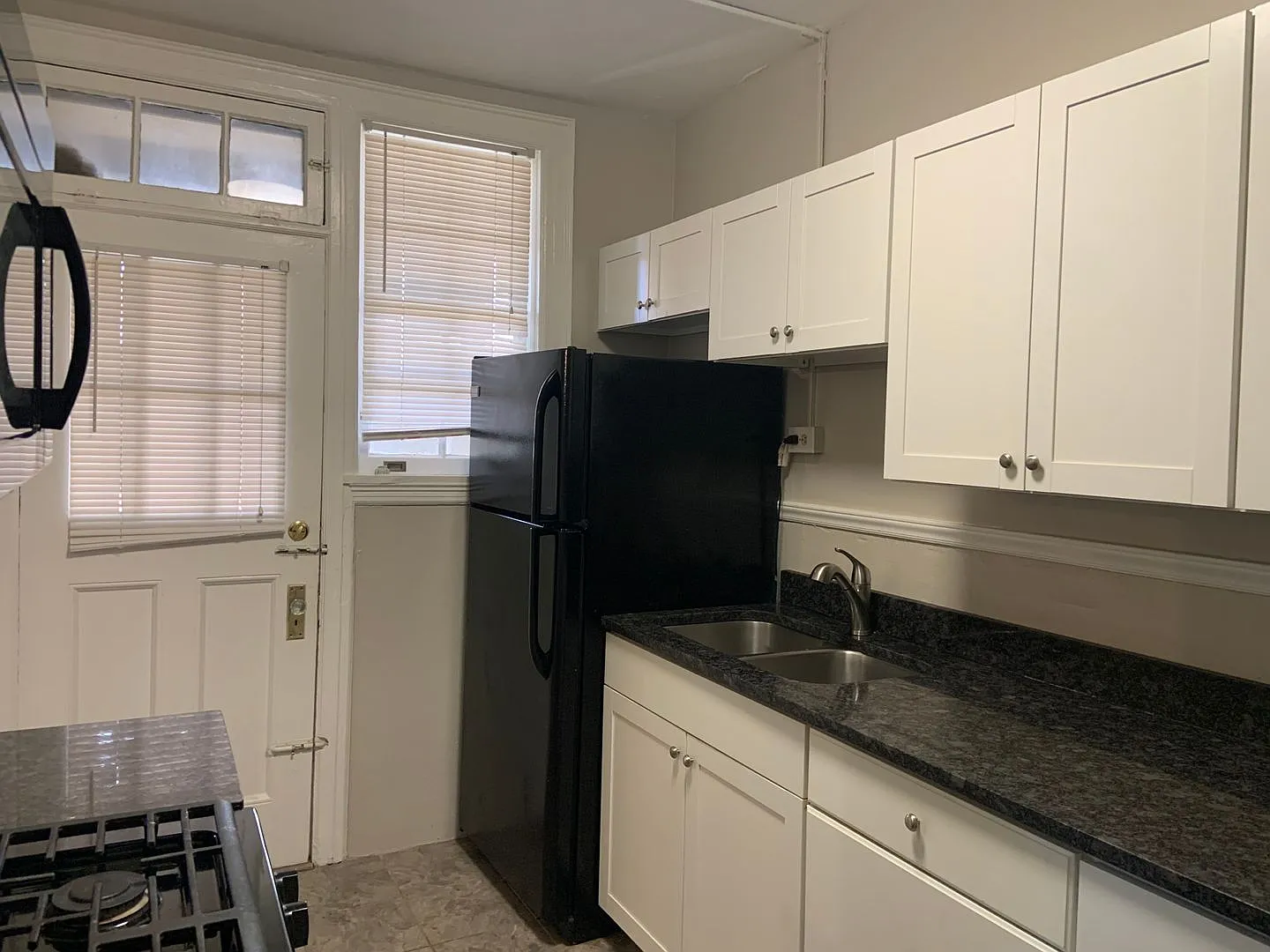 Winburn Court Apartments — Photo 4